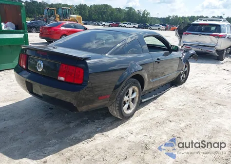 2009 Ford Mustang V6/V6 Premium z USA, uszkodzony, nr VIN 1ZVHT80NX95137108